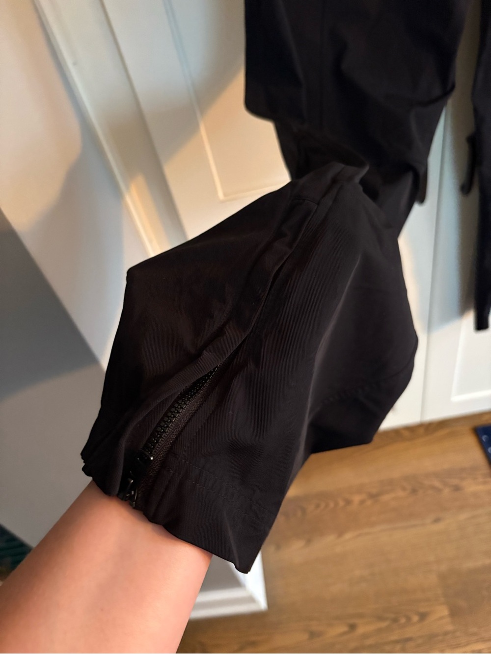 ALO straight leg pants - Picture 7 of 7